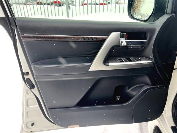 Toyota Land Cruiser 200 Series Рестайлинг 1 с пробегом 2013 года, цена 3 740 000 рублей, 286210 км, внедорожник, Автокод Объявления