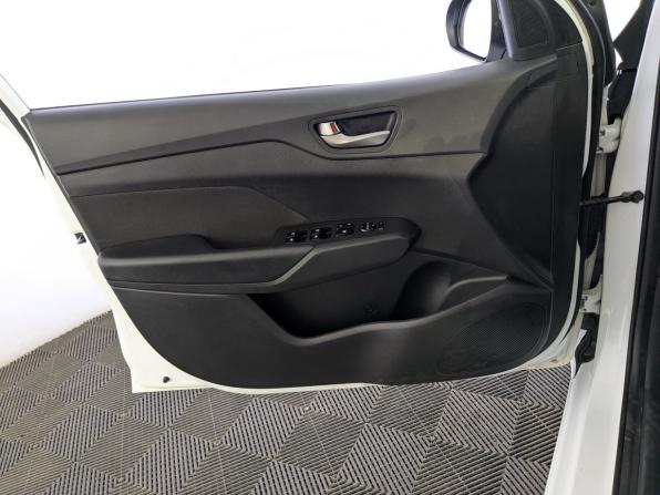 Hyundai Solaris II с пробегом 2019 года, цена 1 100 000 рублей, 158056 км, седан, Автокод Объявления