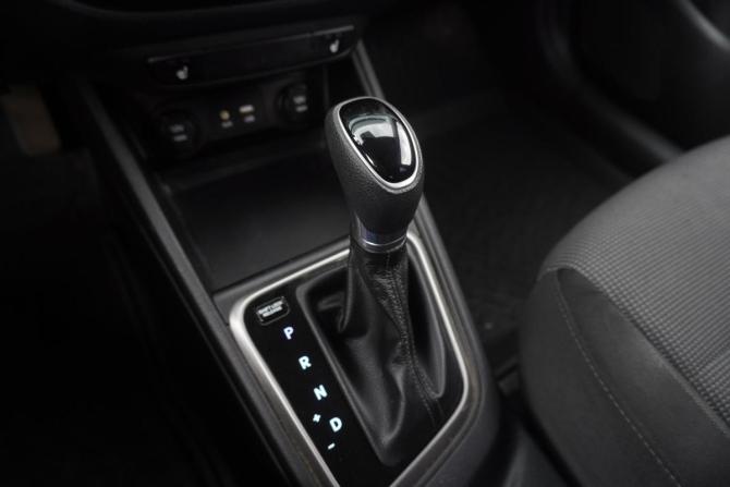 Hyundai Solaris II с пробегом 2017 года, цена 1 299 000 рублей, 86393 км, седан, Автокод Объявления