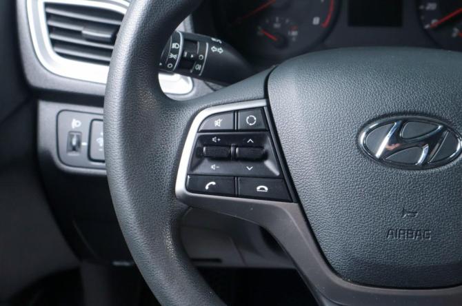 Hyundai Solaris II Рестайлинг с пробегом 2022 года, цена 1 699 000 рублей, 25208 км, седан, Автокод Объявления