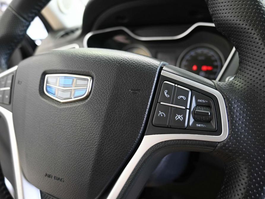 Geely Emgrand X7 I Рестайлинг 2 Ростов-на-Дону  - изображение 17