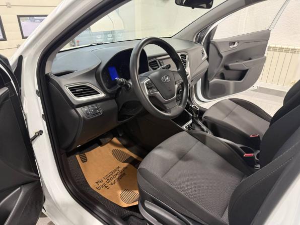 Hyundai Solaris II Рестайлинг с пробегом 2020 года, цена 1 615 000 рублей, 43775 км, седан, Автокод Объявления