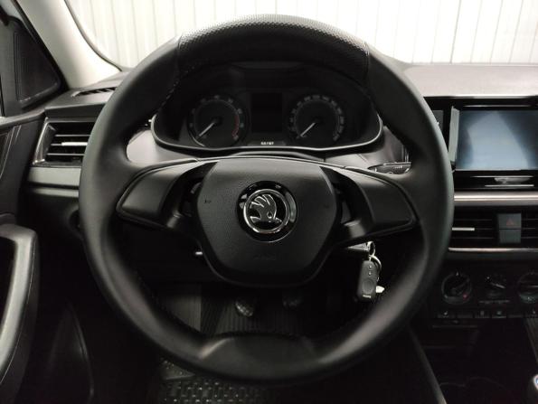 Skoda Rapid II с пробегом 2020 года, цена 1 327 000 рублей, 104679 км, лифтбек, Автокод Объявления