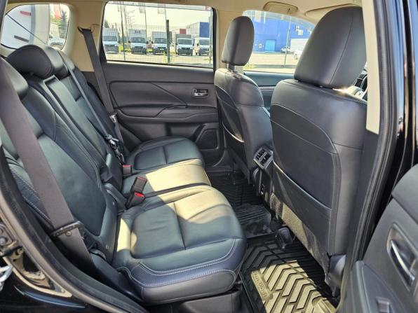 Mitsubishi Outlander III Рестайлинг 3 с пробегом 2020 года, цена 2 349 995 рублей, 122441 км, внедорожник, Автокод Объявления
