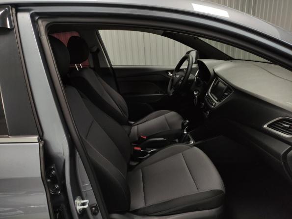 Hyundai Solaris II с пробегом 2018 года, цена 1 099 000 рублей, 177781 км, седан, Автокод Объявления