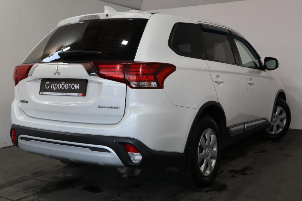 Mitsubishi Outlander III Рестайлинг 3 Санкт-Петербург  - изображение 4