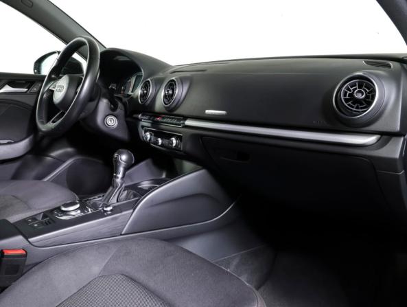 Audi A3 III (8V) Рестайлинг с пробегом 2019 года, цена 1 590 000 рублей, 169254 км, седан, Автокод Объявления