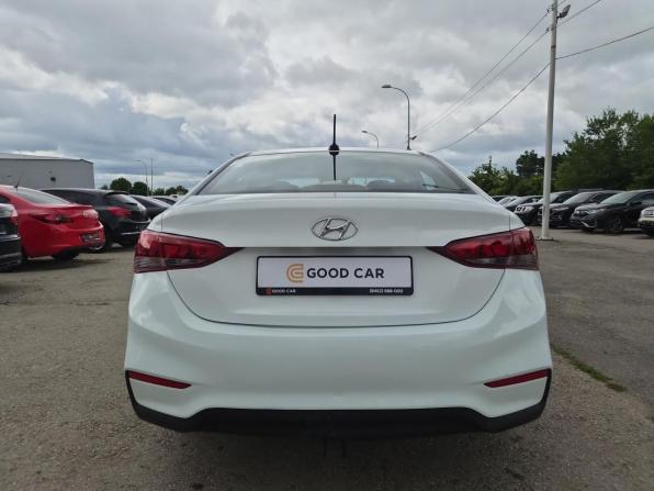 Hyundai Solaris II с пробегом 2017 года, цена 890 000 рублей, 149052 км, седан, Автокод Объявления