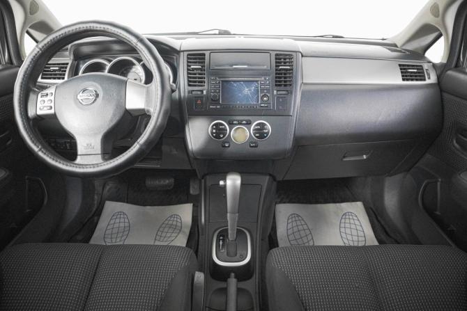Nissan Tiida I Рестайлинг с пробегом 2010 года, цена 689 000 рублей, 281000 км, седан, Автокод Объявления