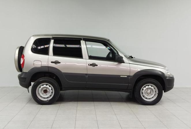 Chevrolet Niva I Рестайлинг с пробегом 2015 года, цена 628 000 рублей, 166596 км, внедорожник, Автокод Объявления
