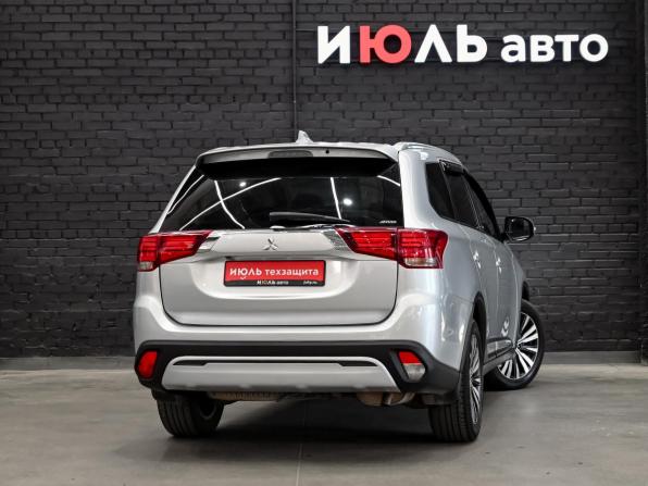 Mitsubishi Outlander III Рестайлинг 3 с пробегом 2019 года, цена 2 090 000 рублей, 118599 км, внедорожник, Автокод Объявления