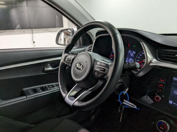 Kia Rio IV Рестайлинг с пробегом 2021 года, цена 1 870 000 рублей, 63873 км, хэтчбек, Автокод Объявления