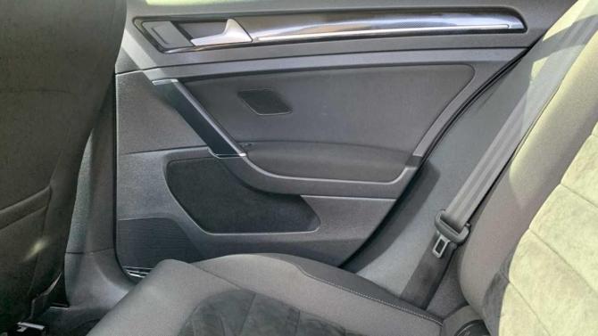 Volkswagen Golf VII с пробегом 2014 года, цена 1 350 000 рублей, 83010 км, хэтчбек, Автокод Объявления