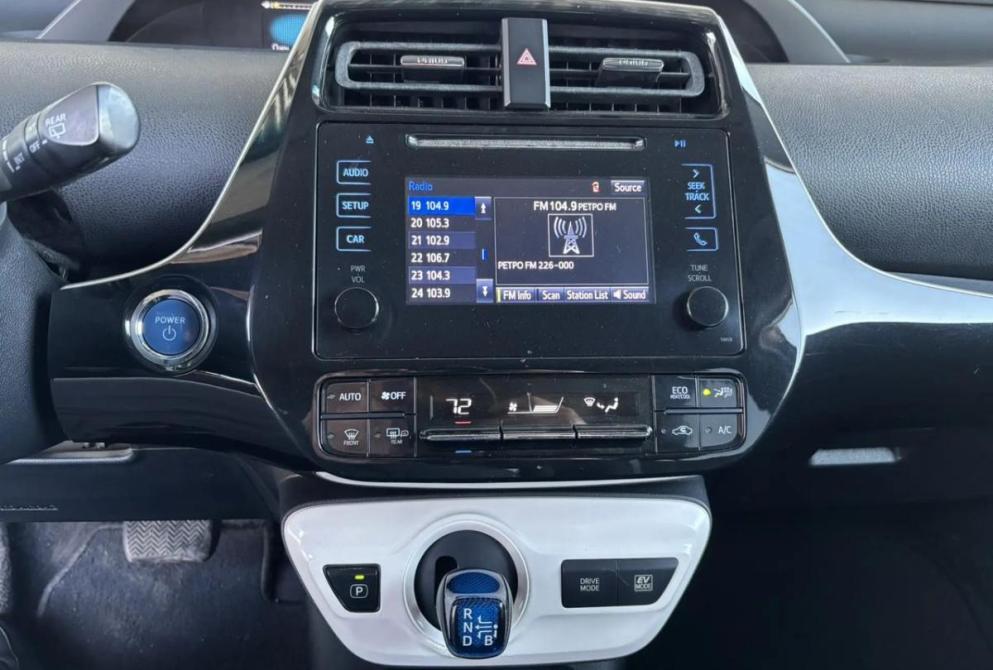 Toyota Prius III Рестайлинг (XW30) Киров  - изображение 15