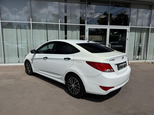 Hyundai Solaris I Рестайлинг с пробегом 2015 года, цена 880 000 рублей, 210111 км, седан, Автокод Объявления