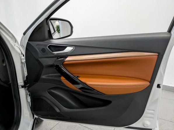 Lada (ВАЗ) Vesta I Рестайлинг (NG) с пробегом 2024 года, цена 1 375 000 рублей, 7592 км, седан, Автокод Объявления