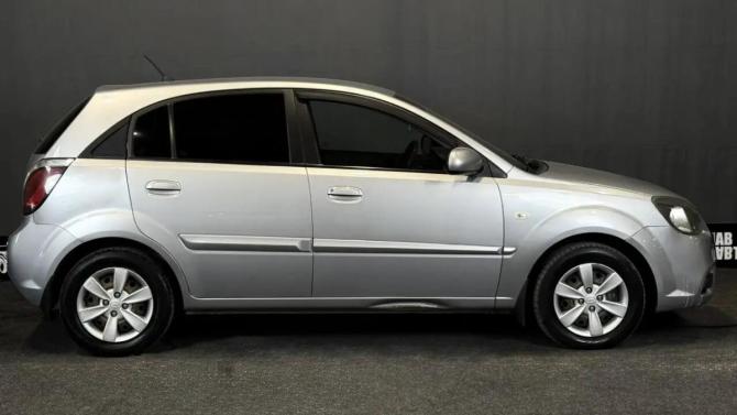 Kia Rio II Рестайлинг с пробегом 2010 года, цена 580 000 рублей, 136000 км, хэтчбек, Автокод Объявления
