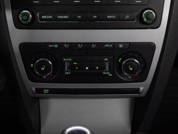 Skoda Octavia II (A5) Рестайлинг с пробегом 2013 года, цена 689 000 рублей, 265534 км, лифтбек, Автокод Объявления