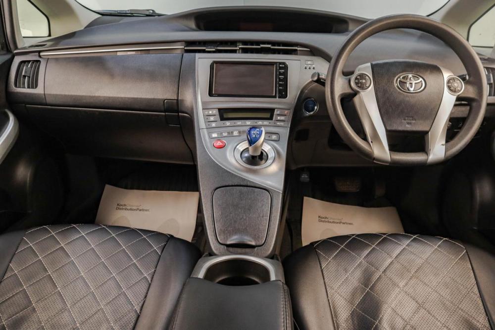 Toyota Prius III Рестайлинг (XW30) Челябинск  - изображение 17