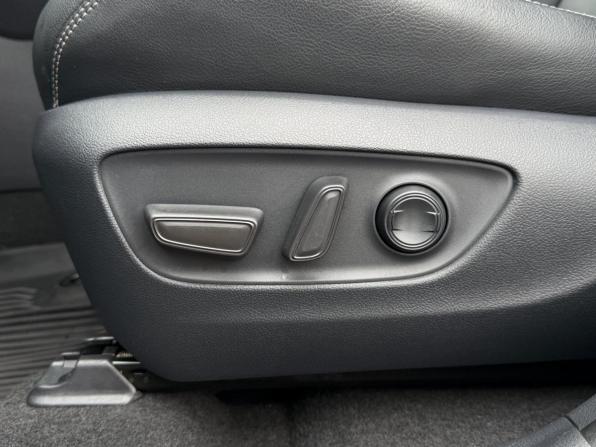 Toyota RAV4 V (XA50) с пробегом 2021 года, цена 2 990 000 рублей, 160050 км, внедорожник, Автокод Объявления