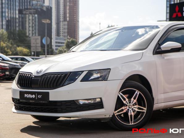Skoda Octavia III (A7) Рестайлинг с пробегом 2018 года, цена 938 000 рублей, 177601 км, лифтбек, Автокод Объявления