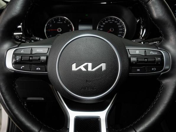 Kia K5 III с пробегом 2022 года, цена 2 988 000 рублей, 44085 км, седан, Автокод Объявления