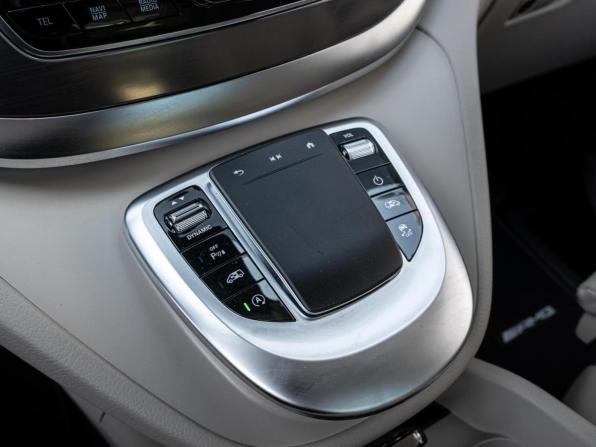 Mercedes-Benz V-Класс III (W447) Рестайлинг с пробегом 2022 года, цена 9 700 000 рублей, 17689 км, минивэн, Автокод Объявления