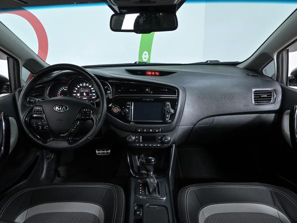 Kia Ceed II Рестайлинг с пробегом 2018 года, цена 1 600 000 рублей, 109791 км, хэтчбек, Автокод Объявления