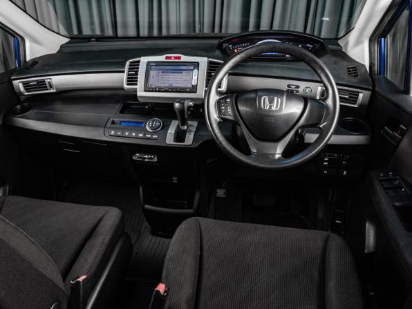 Honda Freed I Рестайлинг с пробегом 2014 года, цена 1 369 000 рублей, 74387 км, компактвэн, Автокод Объявления
