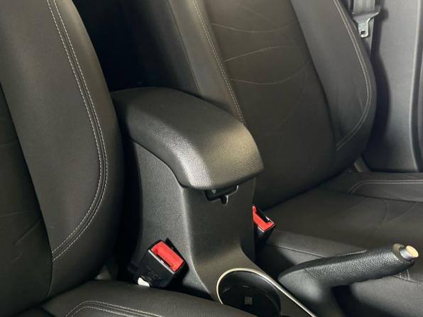 Ford Fiesta Mk6 Рестайлинг с пробегом 2018 года, цена 695 000 рублей, 129029 км, хэтчбек, Автокод Объявления