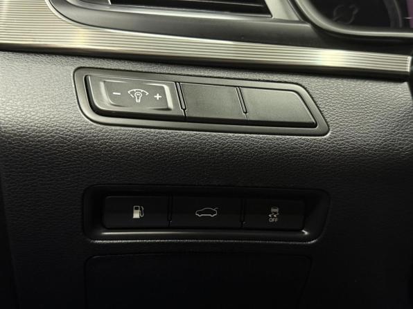Hyundai Sonata VII (LF) Рестайлинг с пробегом 2018 года, цена 1 820 000 рублей, 103148 км, седан, Автокод Объявления