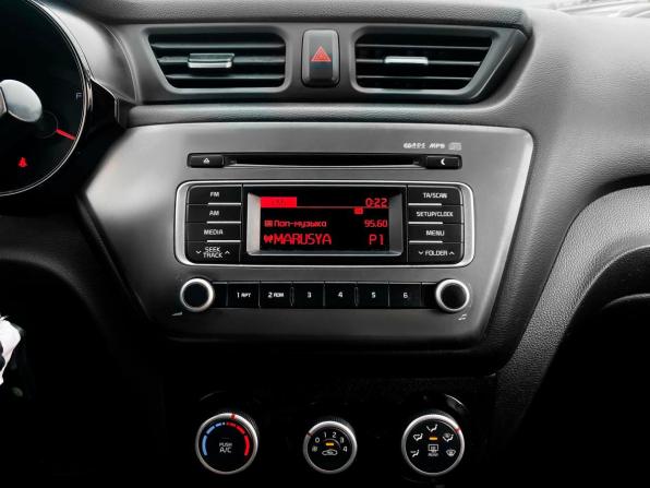 Kia Rio III Рестайлинг с пробегом 2017 года, цена 899 000 рублей, 142627 км, хэтчбек, Автокод Объявления