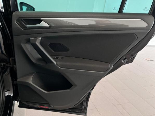 Volkswagen Tiguan II с пробегом 2019 года, цена 2 390 000 рублей, 128707 км, внедорожник, Автокод Объявления