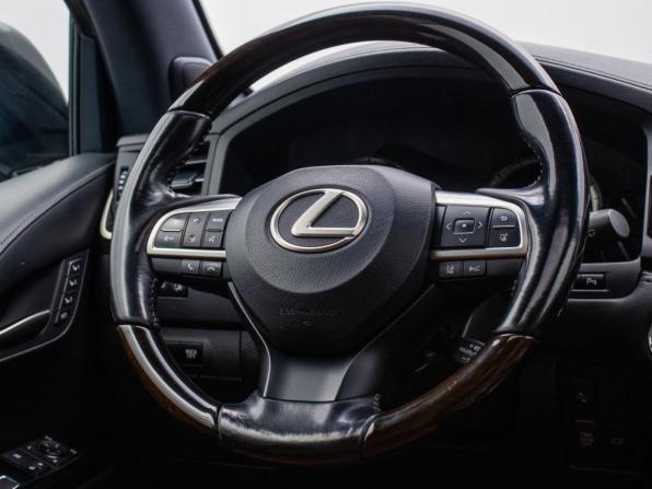 Lexus LX III Рестайлинг 2 с пробегом 2017 года, цена 7 298 000 рублей, 131001 км, внедорожник, Автокод Объявления