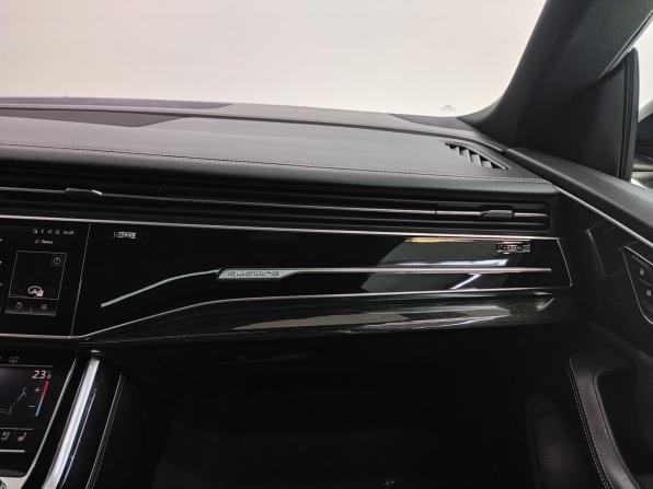 Audi Q8 I (4M) с пробегом 2020 года, цена 5 500 000 рублей, 75043 км, внедорожник, Автокод Объявления