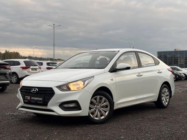 Hyundai Solaris II с пробегом 2017 года, цена 1 240 000 рублей, 114000 км, седан, Автокод Объявления