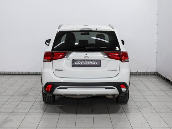 Mitsubishi Outlander III Рестайлинг 3 с пробегом 2019 года, цена 1 900 000 рублей, 244905 км, внедорожник, Автокод Объявления