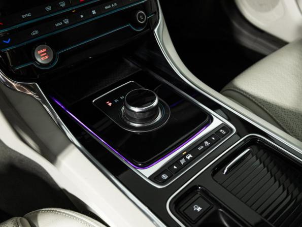 Jaguar XF II с пробегом 2017 года, цена 2 219 700 рублей, 141316 км, седан, Автокод Объявления