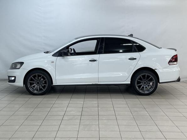 Volkswagen Polo V Рестайлинг с пробегом 2018 года, цена 980 000 рублей, 164854 км, седан, Автокод Объявления