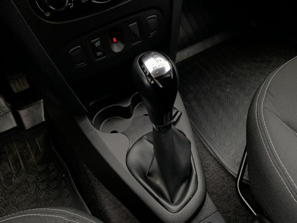 Renault Sandero II Рестайлинг с пробегом 2021 года, цена 1 299 000 рублей, 68000 км, хэтчбек, Автокод Объявления