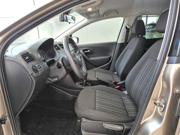 Volkswagen Polo V с пробегом 2015 года, цена 799 000 рублей, 94799 км, седан, Автокод Объявления