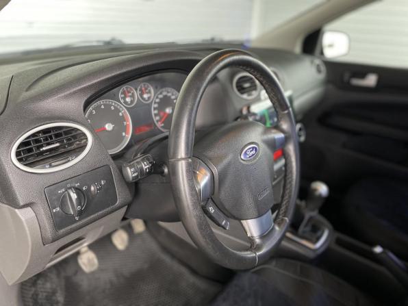 Ford Focus II Рестайлинг с пробегом 2007 года, цена 550 000 рублей, 262001 км, хэтчбек, Автокод Объявления