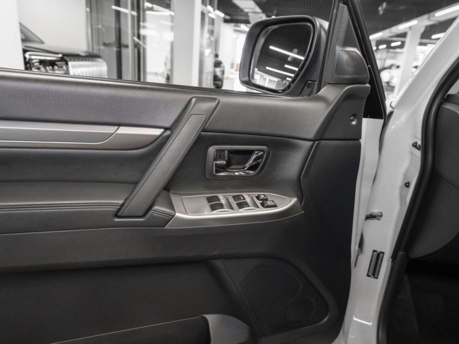 Mitsubishi Pajero IV Рестайлинг 2 Москва  - изображение 16