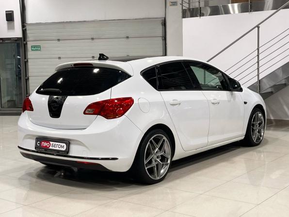 Opel Astra J Рестайлинг с пробегом 2013 года, цена 739 900 рублей, 182000 км, хэтчбек, Автокод Объявления