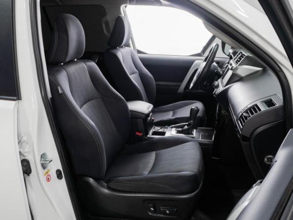 Toyota Land Cruiser Prado 150 Series Рестайлинг 1 с пробегом 2014 года, цена 4 124 000 рублей, 136210 км, внедорожник, Автокод Объявления
