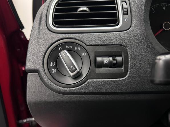 Volkswagen Polo V Рестайлинг с пробегом 2015 года, цена 1 149 000 рублей, 67933 км, седан, Автокод Объявления