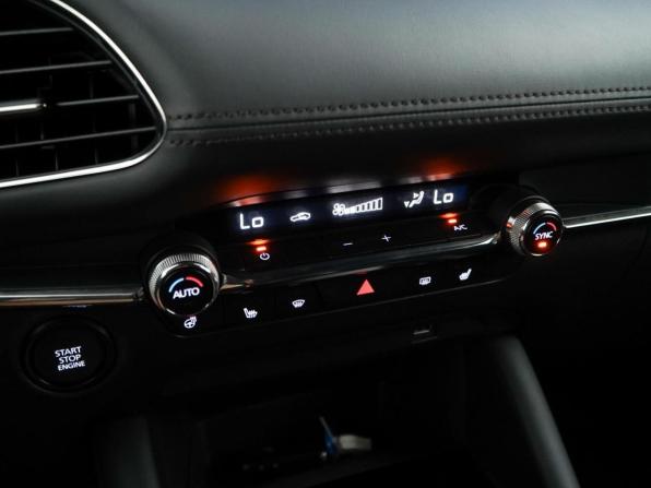 Mazda 3 IV (BP) с пробегом 2019 года, цена 2 277 077 рублей, 24750 км, хэтчбек, Автокод Объявления