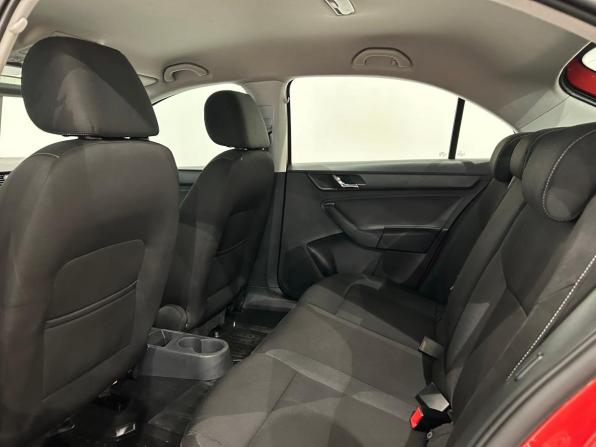 Skoda Rapid I с пробегом 2014 года, цена 719 000 рублей, 221975 км, лифтбек, Автокод Объявления