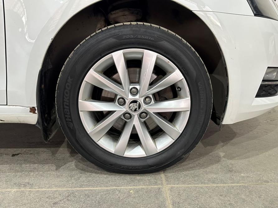 Skoda Octavia III (A7) Рестайлинг Москва  - изображение 19
