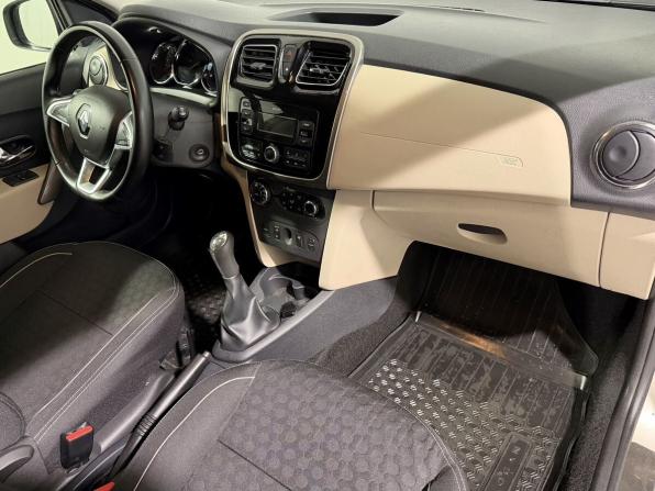 Renault Logan II Рестайлинг с пробегом 2018 года, цена 979 800 рублей, 160000 км, седан, Автокод Объявления